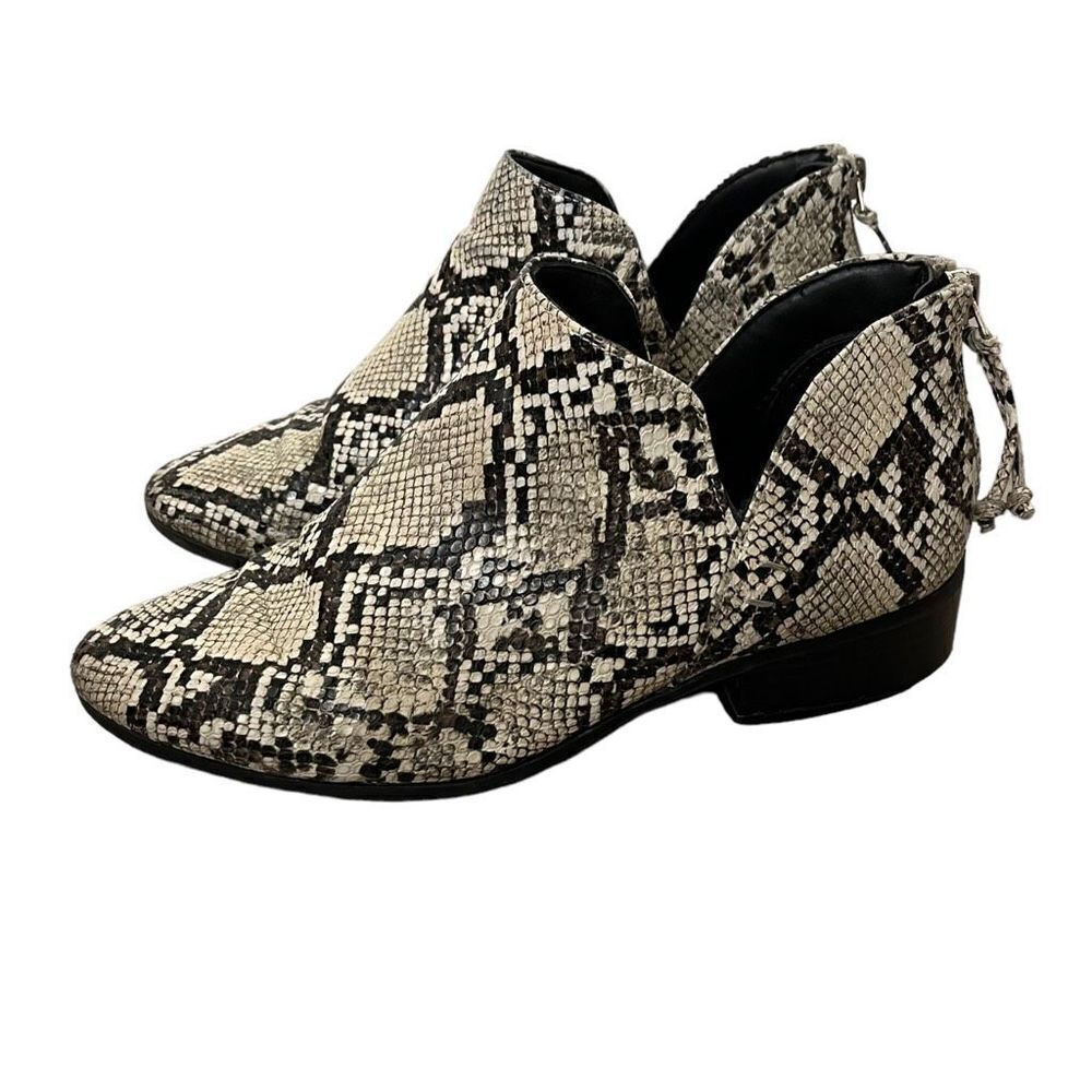 Reaction Kenneth Cole Women’s Side Skip Shoes Snakeskin Ankle Booties Size 8